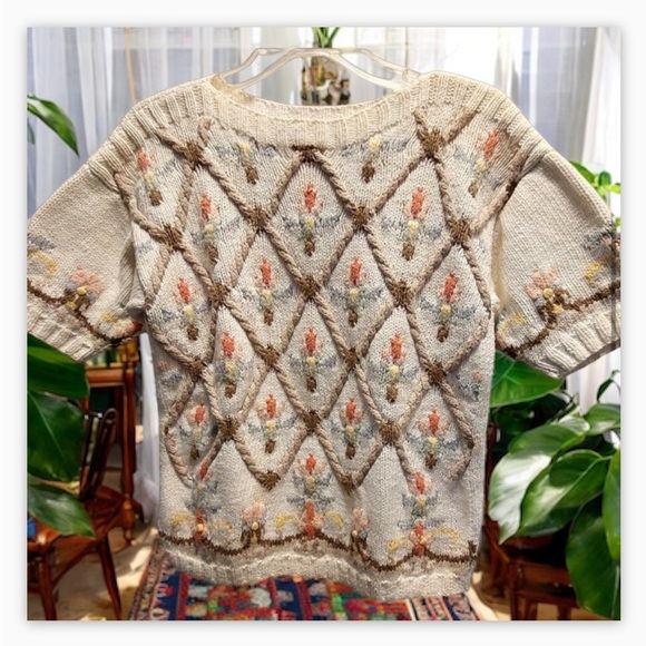 jennifer reed Sweaters - VINTAGE JENNIFER REED Hand Knitted -Embroidered-Floral Sweater -EUC-SZ S 🌸-😍​